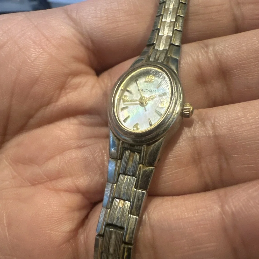Works Vintage Waltham Mother Pearl Ladies Watch Silver Oval Quartz 17mm Fit 6.25